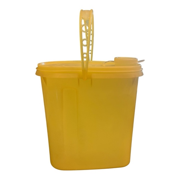 Tupperware Bright Yellow 70’s Sip and Store Container - Picture 1 of 9